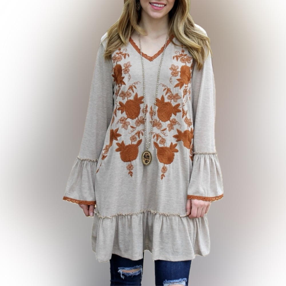 🌟Embroidered Bell Sleeve Dress. NWOT